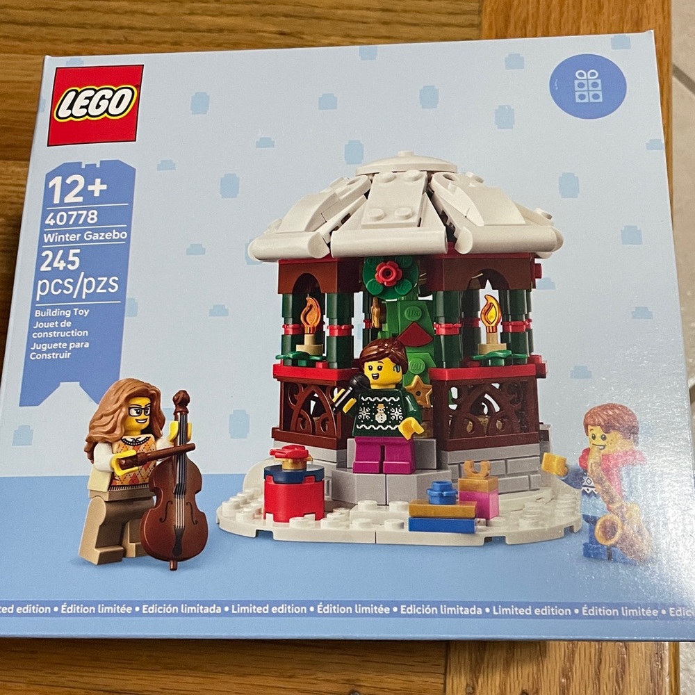 LEGO Winter Gazebo 40778 Brand New